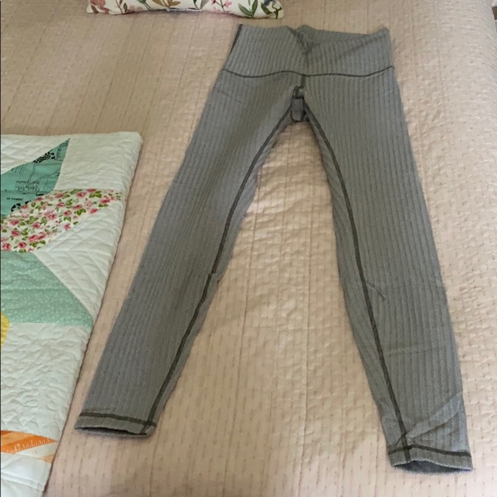 Herringbone lululemon leggings!